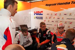 Alberto Puig: "Stiamo indagando sul problema alla moto di Lorenzo"