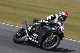 Honda BSB: CBR Triple R e tre punte per l'assalto al titolo