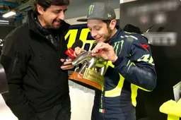 Valentino Rossi riceve il Tapiro: "Non sono riuscito a vincere"
