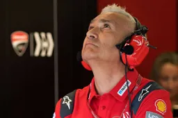 MotoGP, Ducati sul mercato: "Lorenzo si è offerto, parliamo con Crutchlow"