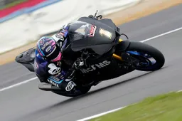 Tarran Mackenzie KO salta l'apertura del British Superbike 2022