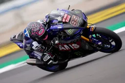 Impresa di Mackenzie: da unfit alla vittoria nel British Superbike