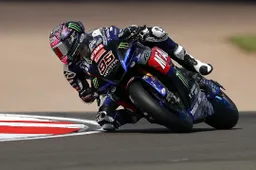 Si accende lo Showdown del British Superbike: Mackenzie da record