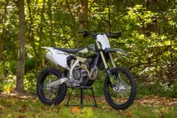 Triumph TF 250‑C 2026: design funzionale e performance estreme