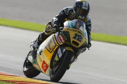 Moto2 Valencia Gara: Luthi in volata su Rabat (con beffa)