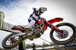 Motocross Argentina: Tim Gajser cala il tris e allunga nel Mondiale