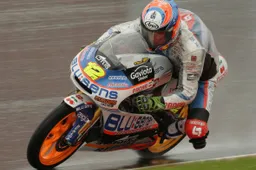 125cc Donington Prove Libere 1: pioggia dopo cinque minuti