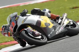 Moto2 Silverstone Gara: Rabat vince una corsa spettacolare