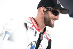 Superbike, Tom Sykes torna in BMW: sostituisce van der Mark