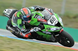 Superbike Brno Qualifiche 2: Sykes beffa Giugliano allo scadere
