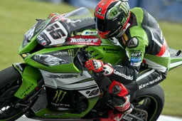 Superbike Donington Gara 1: Sykes torna alla vittoria