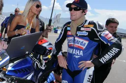 Superbike: ufficiale, Tom Sykes con Kawasaki nel 2010