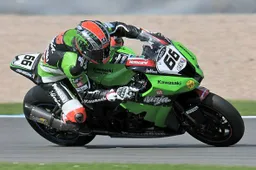 Superbike Donington Warm Up: Sykes 1°, Biaggi a 0"044