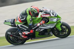 Superbike Donington Warm Up: Sykes precede le RSV4