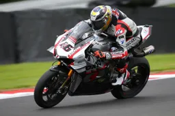 BSB Oulton Park Gara 3: Tommy Bridewell ritorna alla vittoria