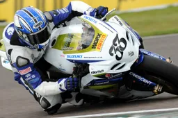 BSB: test per Tommy Hill con Crescent Suzuki a Brands Hatch