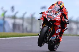 Finalmente Tom Sykes: vince nel British Superbike a Donington