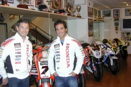 MotoGP: Toni Elias fa visita alla factory LCR Honda