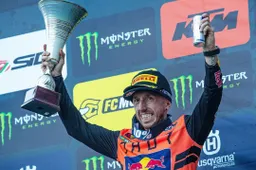 Tony Cairoli ritorna in pista: jolly al Supercross di Parigi