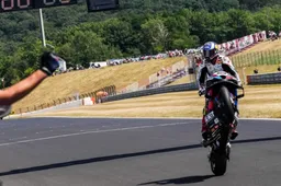 Superbike: regolamento autolesionista, chi non vuole cambiare?