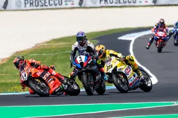 Superbike Phillip Island: Bulega ottovolante in Superpole, Toprak che combini?