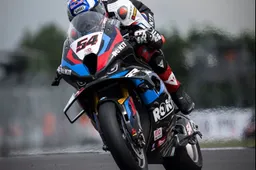 Superbike Donington: Gara 1  Toprak settimo sigillo, chi l'ha visto?