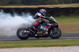 Superbike, Razgatlioglu tradito dal motore BMW: "Triste, volevo vincere"