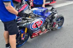 Superbike Test Catalunya: Toprak Razgatlioglu in ospedale, ferita al gomito sinistro