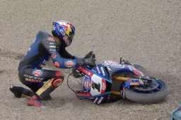 Superbike Magny Cours: Bautista sbanca gara 1, che errori Toprak e Rea