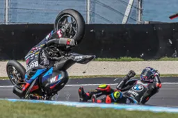 Superbike, la strana e paurosa caduta di Toprak Razgatlioglu: cosa è successo?