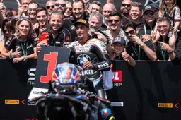 BMW, il dopo Toprak in Superbike e la MotoGP: due nodi da sciogliere