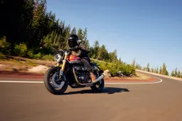 Triumph presenta la nuova gamma Speed Twin 1200