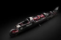 Triumph e la corsa all’impossibile: una leggenda scolpita sul sale