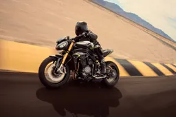 Nuova Triumph Speed Triple 1200 RS, un mito da sempre