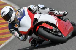 Superbike: ecco Troy Bayliss con la Ducati 1198 al Mugello