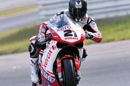 Superbike: Troy Bayliss fa il suo ritorno... nel dirt track