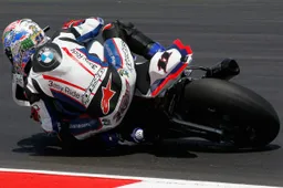 Superbike: BMW al Nurburgring vuole coinvolgere il pubblico