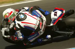 Superbike Phillip Island: Troy Corser straordinario
