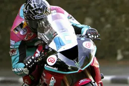 Tourist Trophy: Conor Cummins "Lavorerò duramente per tornare in sella"