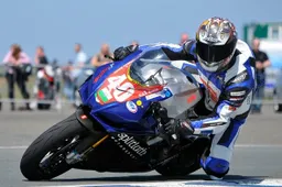 Tourist Trophy: due Aprilia RSV4 per Splitlath Redmond con Miller e Buckley