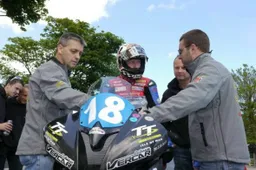 Tourist Trophy: Rutter trionfa al TT Zero e supera le 100 mph di media, 2° McGuinness