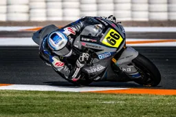 CEV Moto2: Niki Tuuli in pole davanti a Montella nel gran finale a Valencia