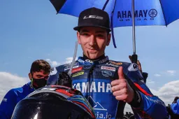 MotoE: Cardelús assente ad Assen, debutto per Unai Orradre