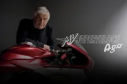 Giacomo Agostini, giro d'onore a Misano con la MV Agusta Superveloce AGO