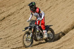 Motocross: è l'ora della Ducati Desmo450 MX, Lupino al via nel Tricolore