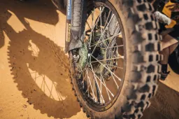 Alessandro Botturi che sfortuna: una rete di plastica gli nega il tris all'Africa Eco Race!