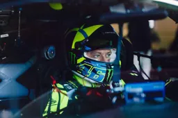 Valentino Rossi riscalda Imola, l'appello ai suoi fan: "Venite a sostenerci"