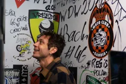 Valentino Rossi: uno stemma spagnolo nel nuovo VR46 Store di Tavullia