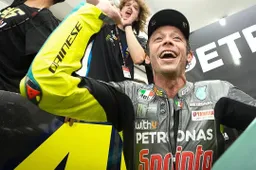 Valentino Rossi-Max Biaggi: chiarimento in ascensore... e invito al Ranch
