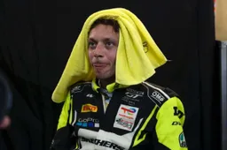 Valentino Rossi, nuova stoccata a Marc Marquez: "Nel 2015 potevo giocarmela..."